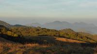 Horton Plains Wanderung: Adams Peak im Hintergrund