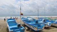 Fischerboote am Strand von San Lorenzo, Ecuador