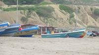 Fischerboote am Strand von San Lorenzo, Ecuador