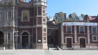 schiefe Wände in der alten Basilika Unserer Lieben Frau von Guadeloupe, Mexiko-Stadt, Mexiko