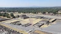 Aussicht von der Sonnenpyramide über die Tempelanlagen von Teotihuacan, Mexiko