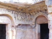 Figurenschmuck - in den Felsen gekerbt im Höhlenkloster Udayagiri