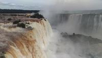 Brasilianische Wasserfälle in Iguaçu