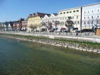 An den Ufern der Traun läßt es sich gut spazieren und man sieht ....