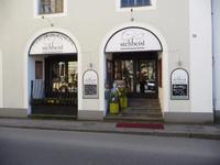 Eine nette Trinkstube, in Österreich halt ein Stehbeisel.