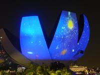 Lichtershow auf dem Art Science Museum