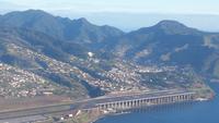 Abschied von Madeira - Blick auf den Flughafen u. Machico