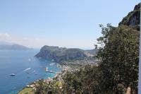 Blick von San Michele auf die Marina Grande von Capri