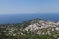 Blick von der Seilbahn am Monte Solaro auf Anacapri