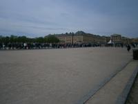 Versailles, Schlange vor der Sicherheitskontrolle