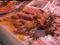 eine weitere Auslage von Meeresfrüchten