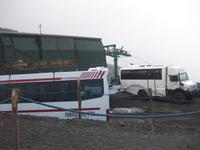 Ätna - Seilbahnstation und Geländefahrzeuge in 2500 m Höhe