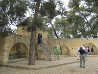 Beinhaus vor Kloser Arkadi