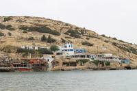 Höhlen in den Felsen in Matala