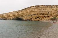 Höhlen in den Felsen in Matala