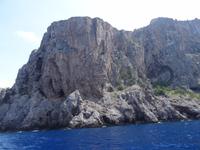 Bootsfahrt entlang der bizarren Felsenküste nach Port de Soller