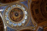 Blick hinauf in die Kuppel der Isaakskathedrale