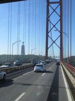Fahrt über die Brücke in Lissabon