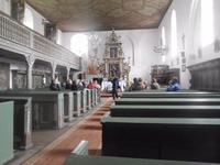 in einer alte Kirche auf dem Weg nach Gierloz