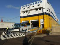 Golfo Aranci - unser Bus fährt vom Schiff