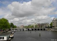 Altstadt mit Brücke u. Hausbooten