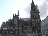 Kölner Dom vom Bahnhofsvorplatz aus