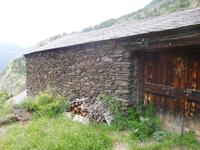 Wanderung Vall del Riu - typische Bauart Andorras