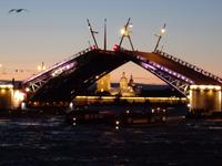 Lichterfahrt , Öffnung der Palastbrücke