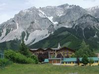 Ramsau liegt unmittelbar vor dem Dachsteinmassiv