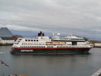 Svolvaer Lofoten-Hurtigruten Midnatsol