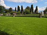 Gediegene Parkanlagen im Palastgarten.