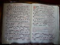 Schriften im Castel in Castelbuono