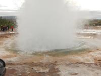 ...sprudelnder Geysir