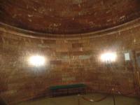 am Aufzug im Inneren des Berges