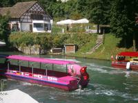 Boote für die Fahrt zum Fall stehen bereit