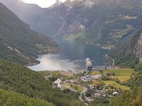 Blick auf Geiranger und das Fjord