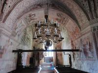 In der alten Kirche von Alnön