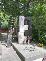 Prominentenfriedhof am Neujungfrauenkloster: Chrustschov