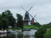 Die Zwillingswindmühlen in Greetsiel