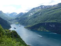 085. Blick vom Adlerkehren auf Geiranger, Norwegen, AIDAvita