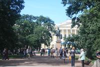 Puschkin-Denkmal auf dem Platz der Künste am Russischen Museum
