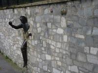 Ein Mann geht durch die Wand ist eine Filmkomödie von Ladislao Vajda aus dem Jahre 1959.