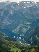 Blick auf den Geirangerfjord und die Adlerstrasse