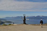 Außerplanmäßiges Abendessen am Gildetun - Blick auf Kvænangen und den Øksfjordjøkelen