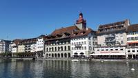 Luzern (Blick von der Kapellbrücke zur Altstadt)
