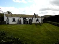  in den Hungerjahren: Vertreibung  einer Familie aus ihrem Haus