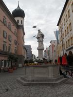 Nepomuk-Brunnen Fußgängerzone Rosenheim