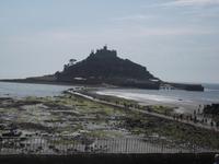 Der Dammweg zum St. Michael's Mount bei Niedrigwasser