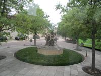 Puligny-Montrachet. Denkmal der Weinbauern