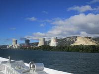 Rhone. Atomkraftwerk Cruas Meysse